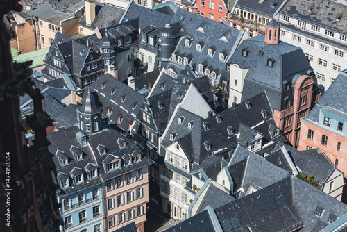 Struwwelpeter Museum - Verschachtelte Dächer der Frankfurter Altstadt aus der Vogelperspektive.