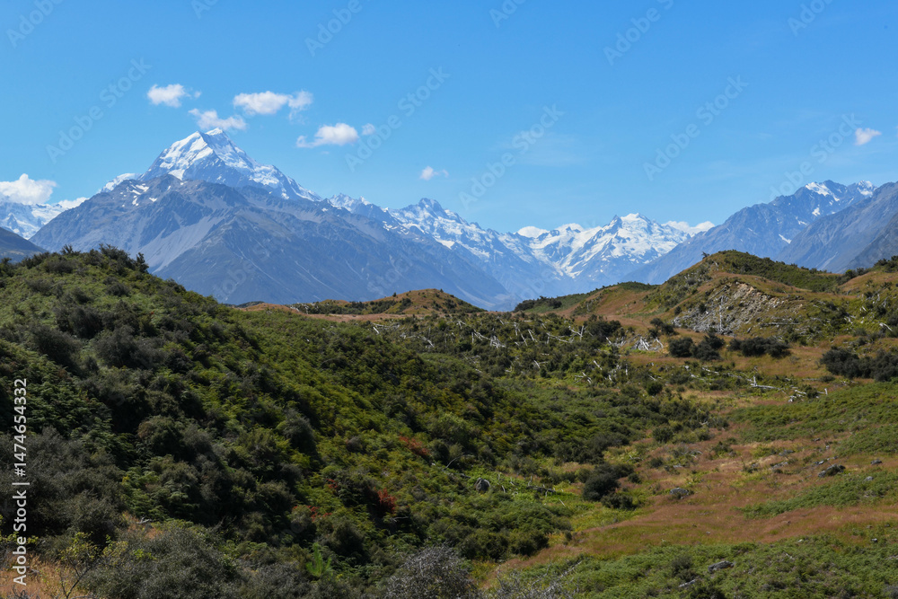 Obraz premium View at Mount Cook from Hooker Valley track in New Zealand