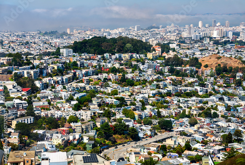Canvas Print Densely packed residential neighborhoods of San Francisco viewed from above, sho