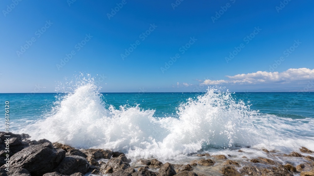 Fototapeta premium Ocean waves crashing on rocks