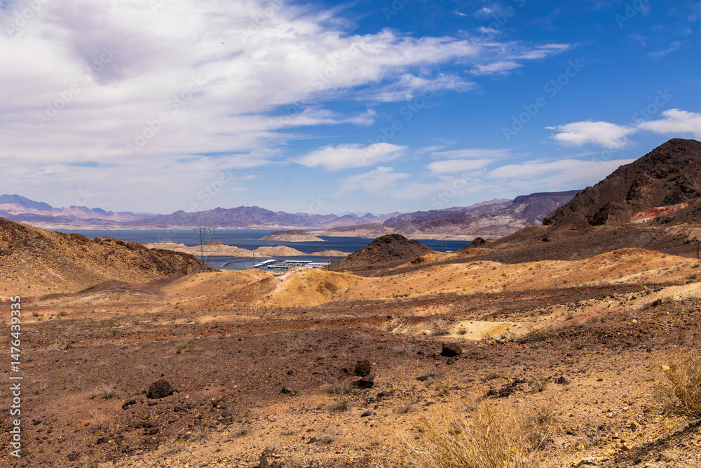 Fototapeta premium Views of Lake Mead and the surrounding landscape from the Historic Railroad Trail in Lake Mead National Recreation Area in Nevada