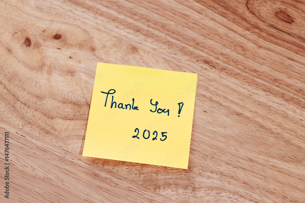 Gratitude note for future goals workspace sticky note minimalist close-up positive vibes