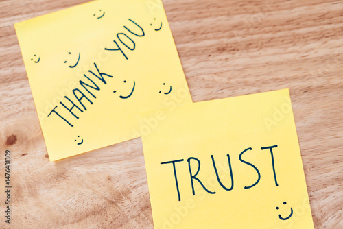 Obraz na płótnie Expressing gratitude and trust positive messages sticky notes in a cozy workspace w salonie