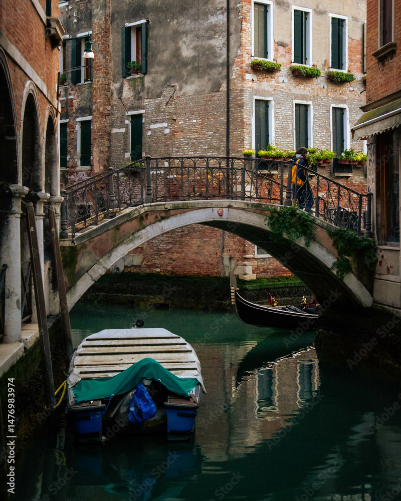 Fototapeta premium Autumn canal in Venice