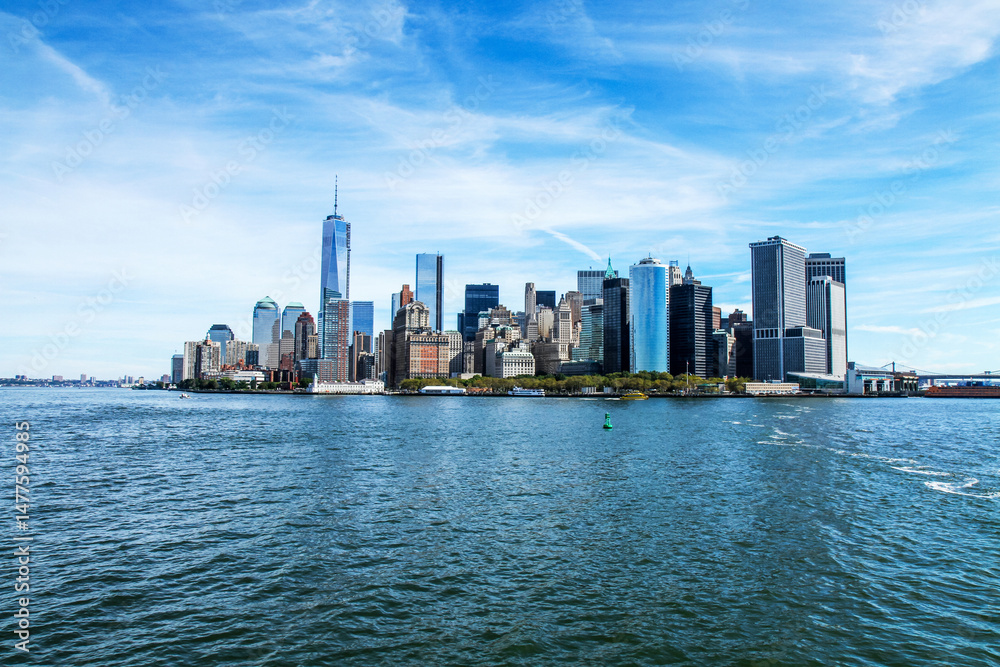 Fototapeta premium View of Manhattan from the water, New York.