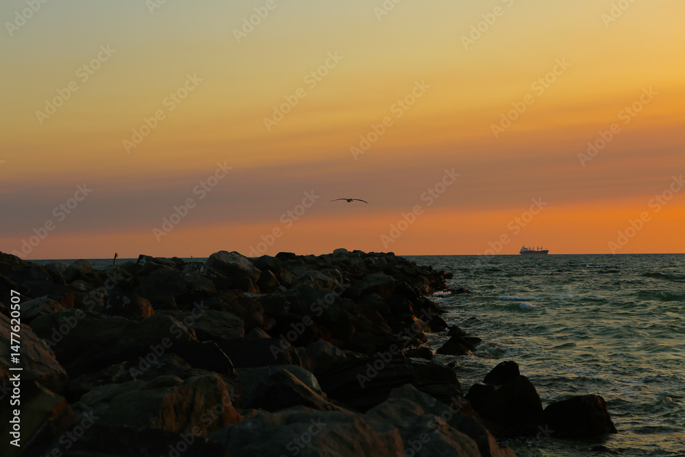 Obraz premium sunset over the sea