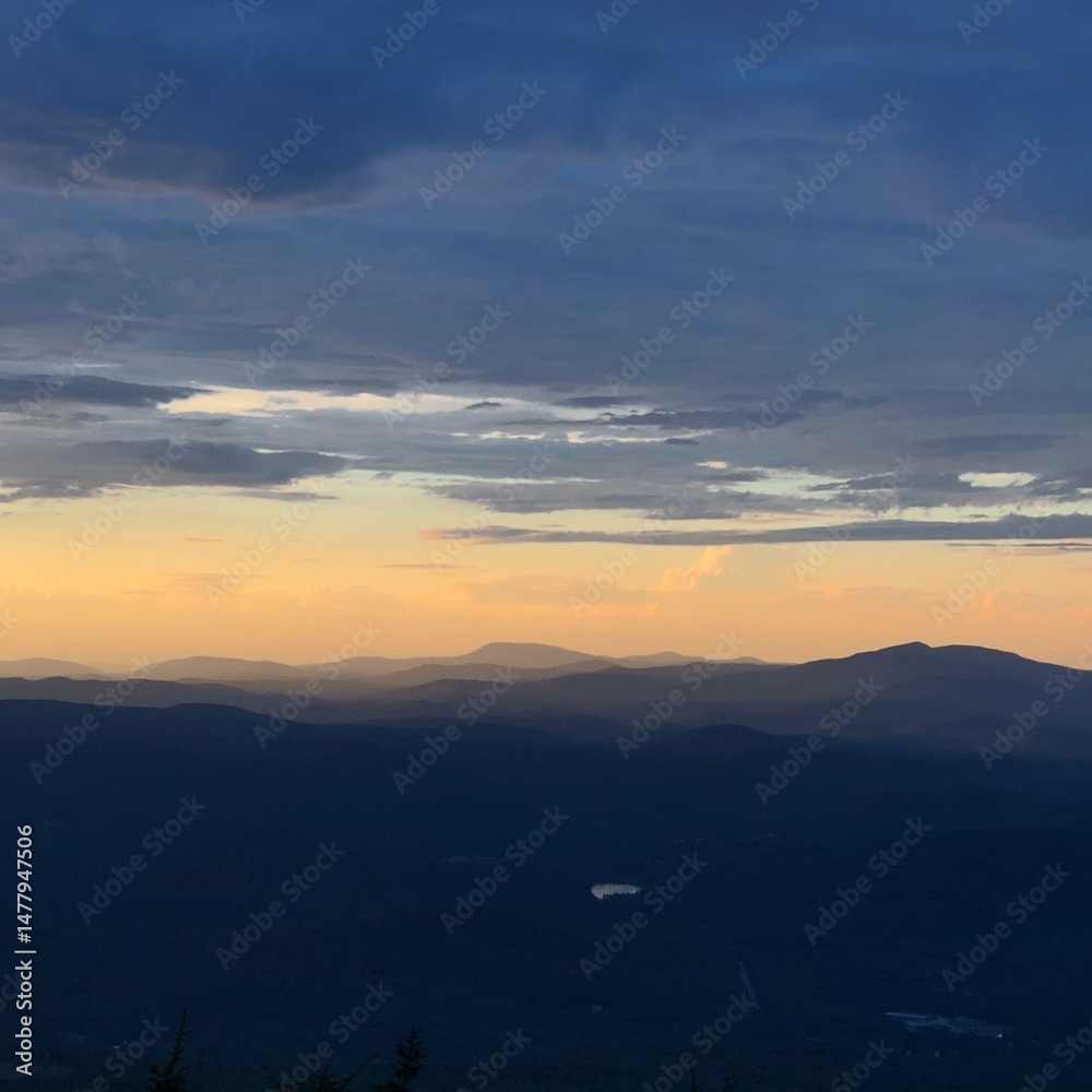 Fototapeta premium Breathtaking Vista of the NH Mountains