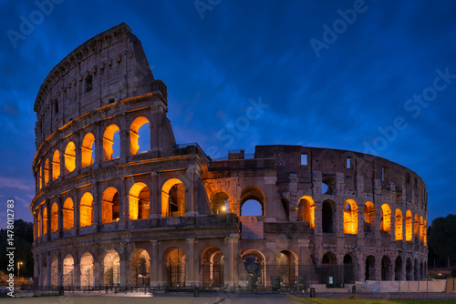 Colosseo by night