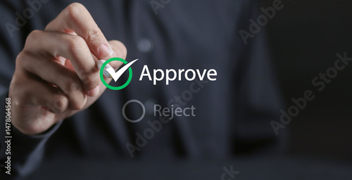 Valokuva Approve and reject document for report