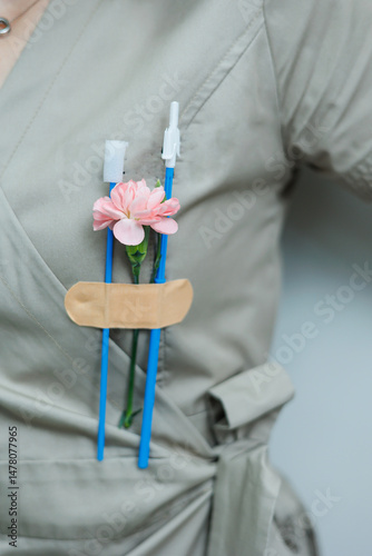 Obraz na płótnie Creative Medical Humor A Unique and Engaging Approach to Healthcare Incorporating the Beauty of Flowers and the Utilization of Various Tools for Treatment Strategies and Patient Interaction w salonie