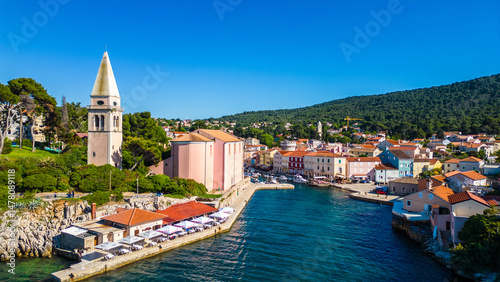 Foto Aerial view of Veli Lošinj (Losinj), charming historic town on the island of Mali Lošinj, Croatia