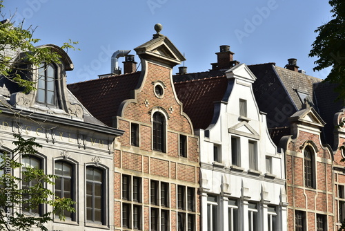 Les façades à fronton de style baroque des maisons près de la Grand-Place à Bruxelles 