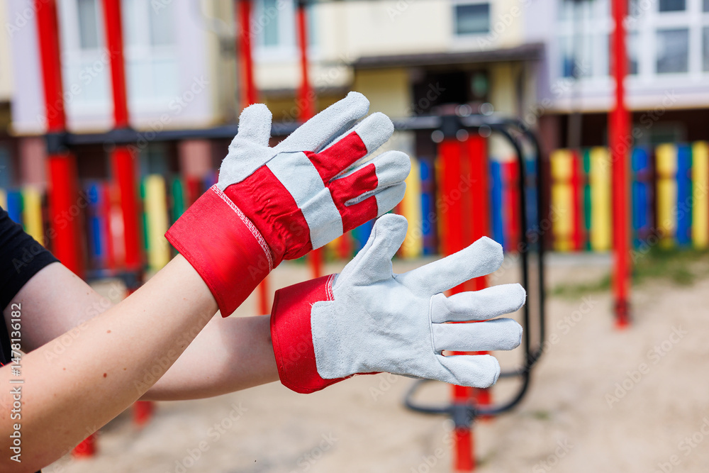 Discover our premium highquality workout gloves designed specifically for gym training and various outdoor fitness activities, perfect for enhancing your performance during weightlifting and beyond