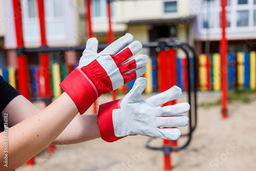 Obraz na płótnie Discover our premium highquality workout gloves designed specifically for gym training and various outdoor fitness activities, perfect for enhancing your performance during weightlifting and beyond w salonie