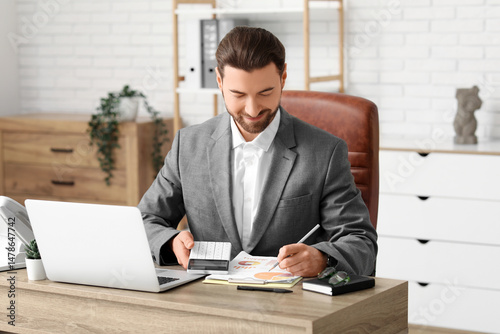Businessman working with co...