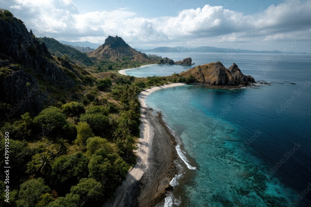 Fototapeta premium Serene Coastal Paradise: Lush Greenery Meets Turquoise Waters