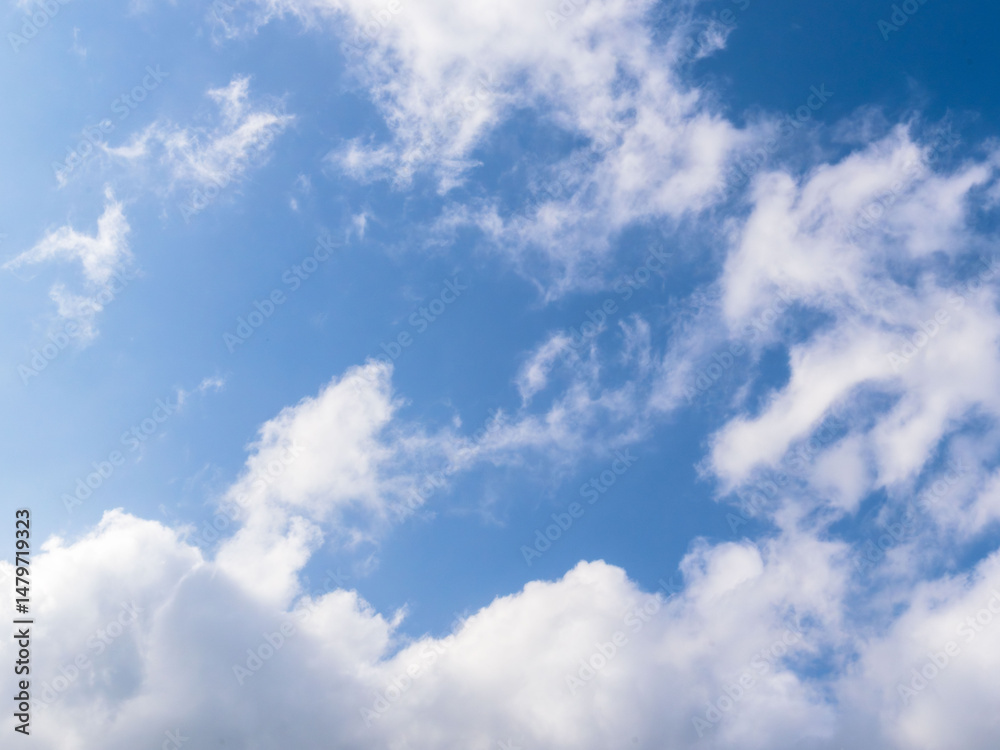 Fototapeta premium 5月 昼の青空と雲70