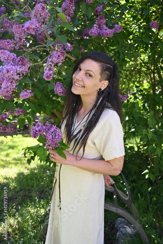 Schildmaid Wikinger und Flieder 