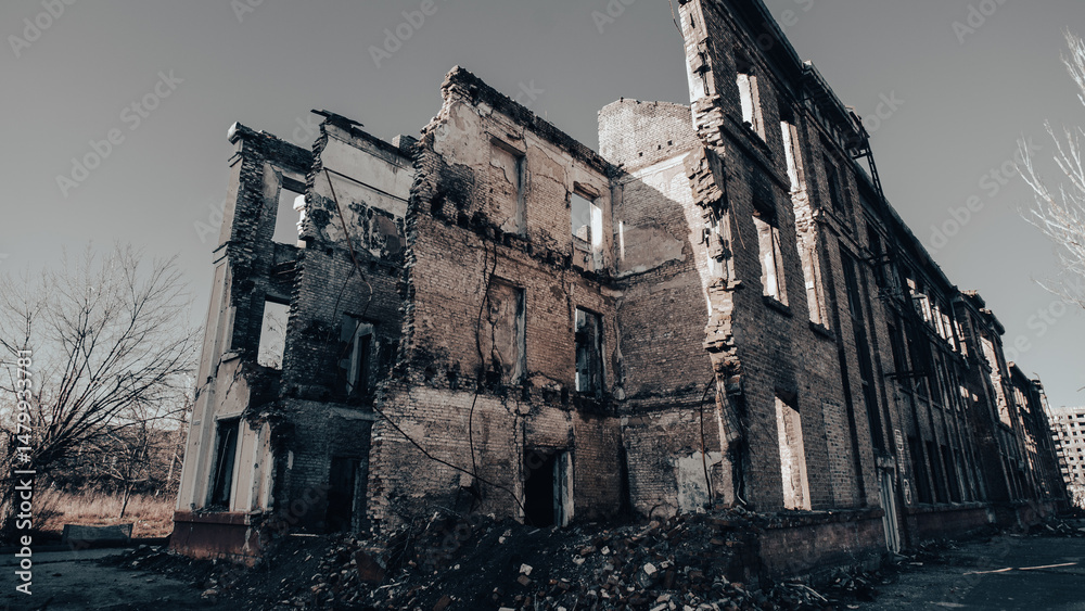 Obraz premium ruined street and destroyed houses the city war in Ukraine