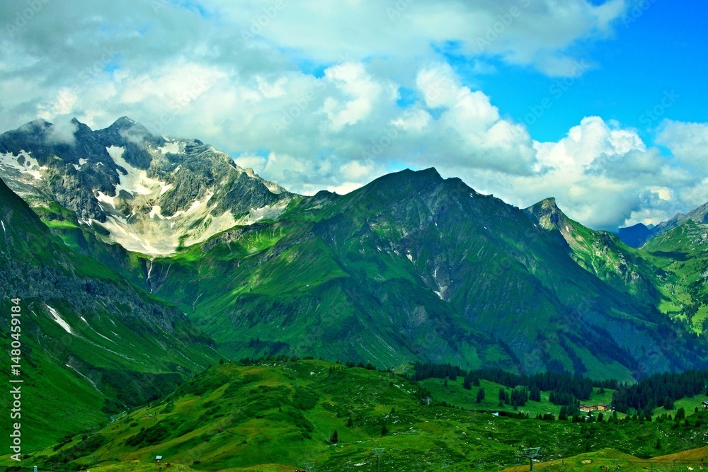 Fototapeta premium Austrian Alps - view of the Hochberg and Hochlichtspitze mountains in the Lechtal Alps