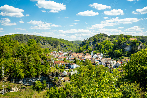 Frühsommerliche Wanderung in der wunderschönen Fränkischen Schweiz von Pottenstein nach Gössweinstein - Oberfranken - Bayern - Deutschland 