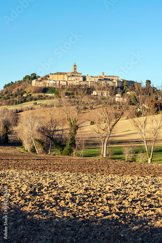 Schilderij op canvas Italy/Marches, Macerata district, Montecassiano, view of the village