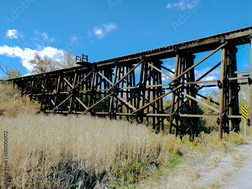 Canvas Print Old wooden trestle