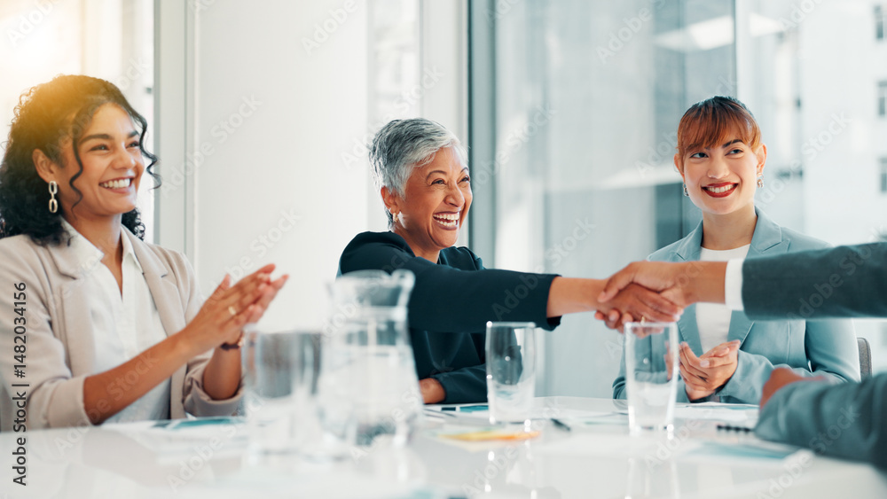 Obraz premium Business people, applause and shaking hands at meeting, celebration or profit goals at finance agency. Man, women and excited with promotion, success and achievement with revenue growth at company
