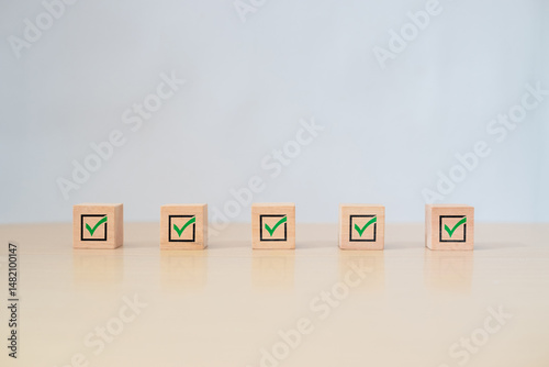 To-Do List Concept – Wooden Cube Featuring Checklist Icon for Time Management and Efficiency
