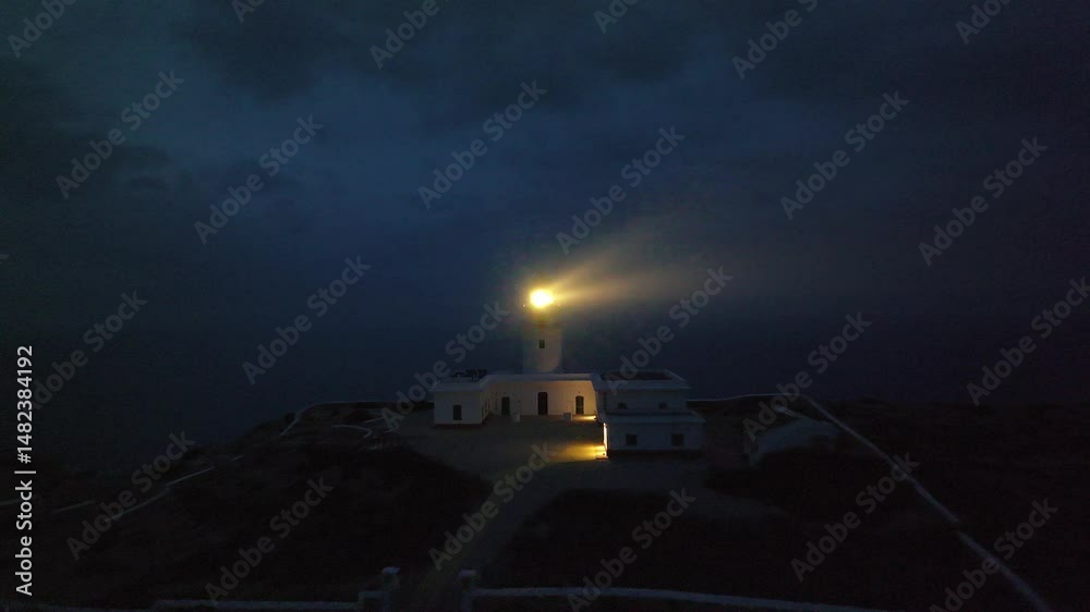 Faro de Cavalleria de noche en Menorca, Islas Baleares