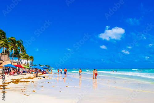 Fototapeta Naklejka Na Ścianę i Meble -  Tropical caribbean beach clear turquoise water Playa del Carmen Mexico.