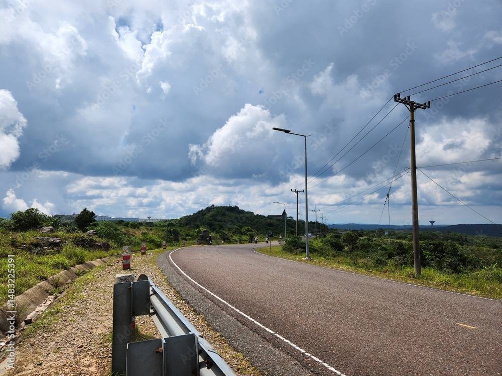 Fototapeta premium foggy way in the mountain