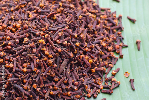 Fototapeta Naklejka Na Ścianę i Meble -  A spice of dried cloves, herbal medicine plant