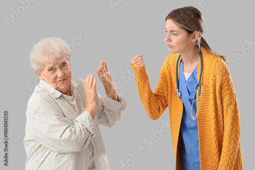 Nurse mistreating senior wo...