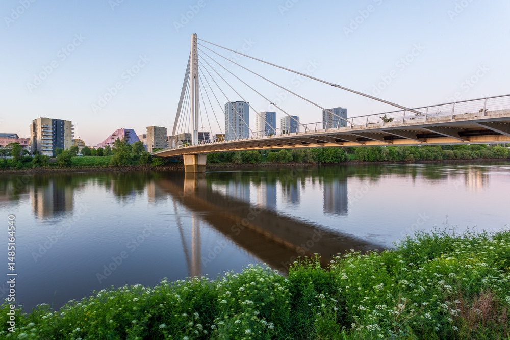 Fototapeta premium Pont Eric Tabarly à Nantes - Eric Tabarly 's bridge at Nantes