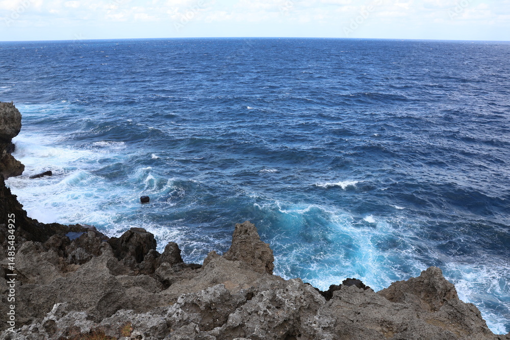 沖縄本島最北端の辺戸岬の海 沖縄本島最北端の辺戸岬の海
