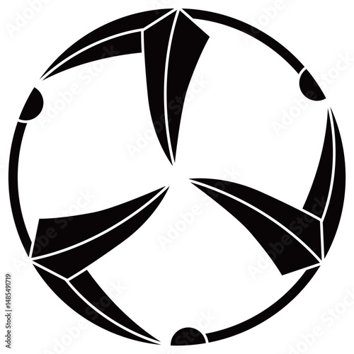 家紋です。三つ割り羽根の丸といいます。