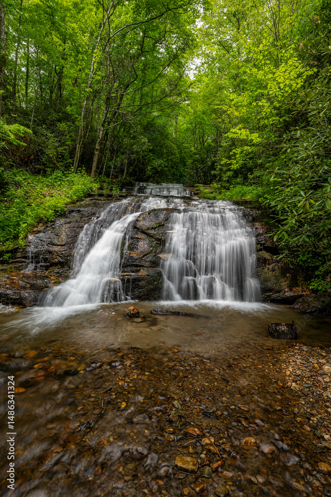 Obraz premium waterfall near Franklin and Highlands, NC