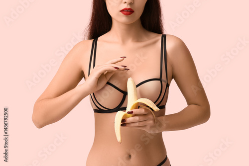 Sexy young woman with ripe ...