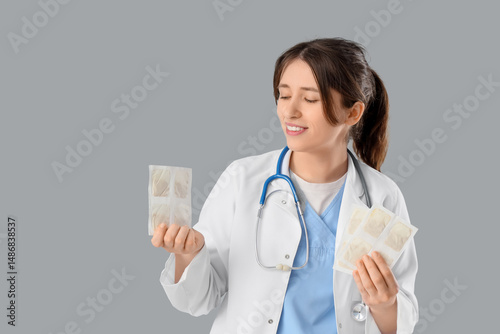 Female doctor with mustard ...