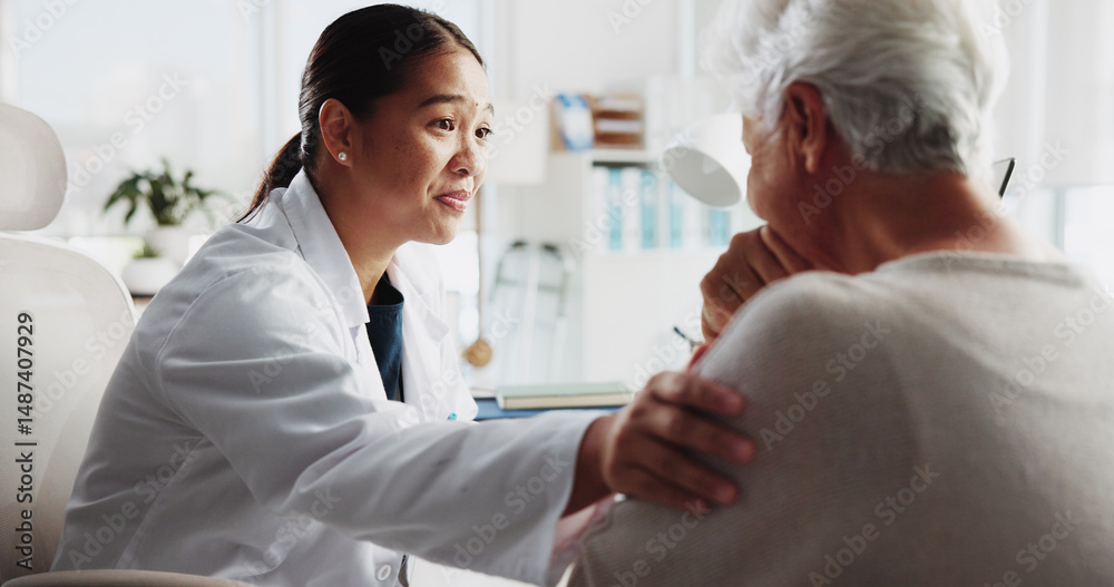 Obraz premium Support, doctor and sad with old woman in office for consulting, empathy or cancer diagnosis. Healthcare results, advice and medical help with people in clinic for sympathy on tumor growth and news