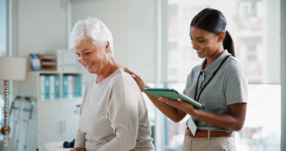Obraz premium Consultation, senior patient and physiotherapist with tablet for rehabilitation, healthcare and recovery. Happy woman, physical therapy and medical support for healing back injury or help in clinic