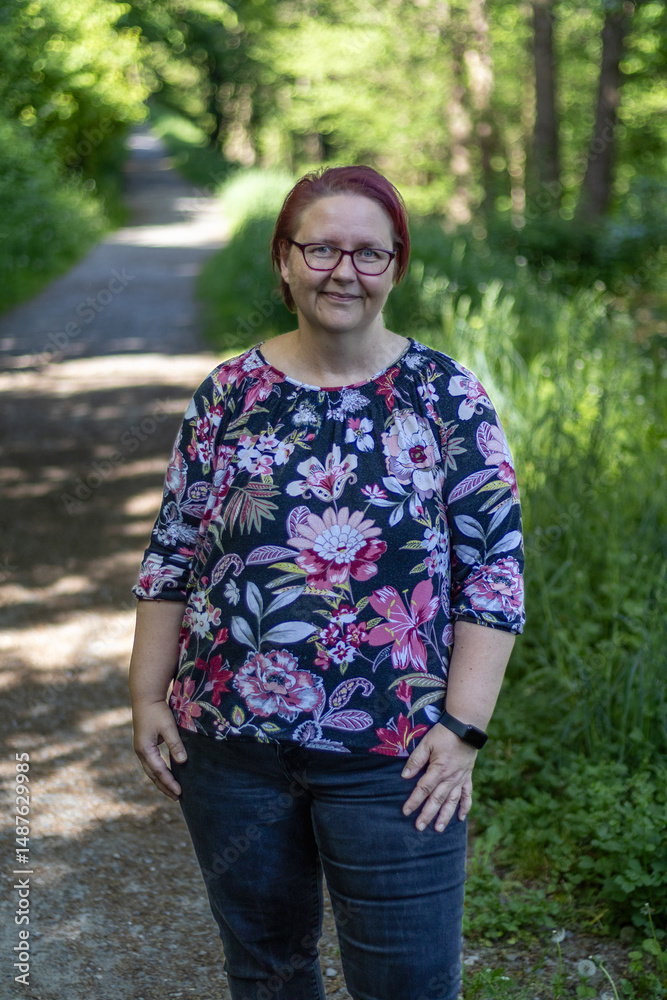 Timeless shot: Woman in the forest Timeless shot: Woman in the forest