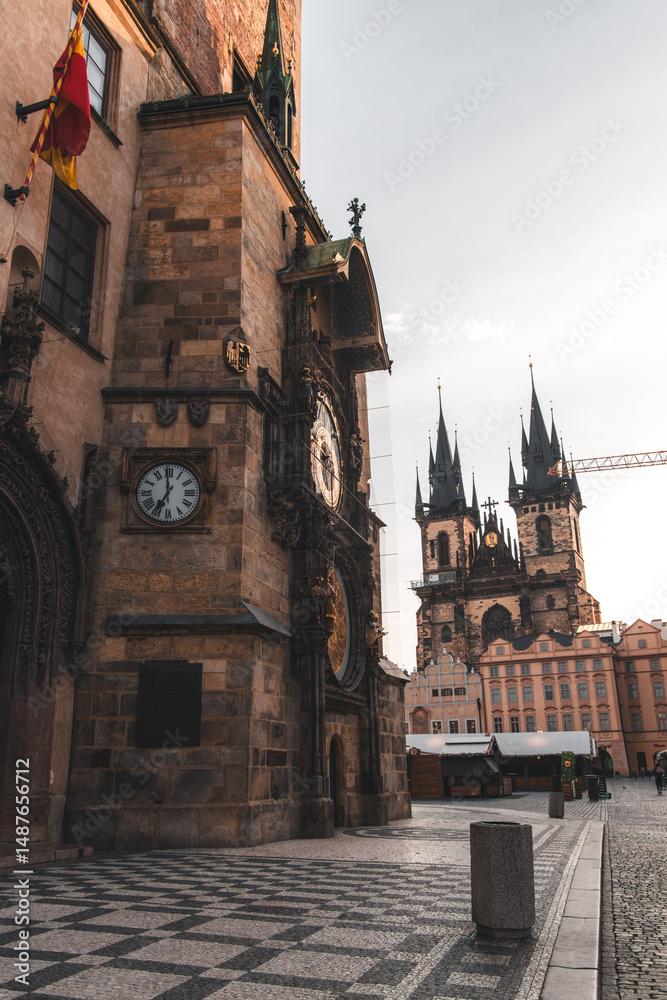 Fototapeta premium Astronomical clock and old square Prague