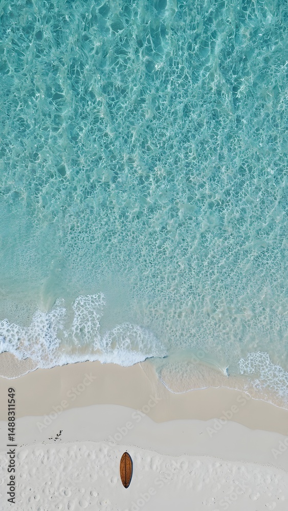 Obraz premium Aerial View of a Beach with Clear Turquoise Water and a Surfboard