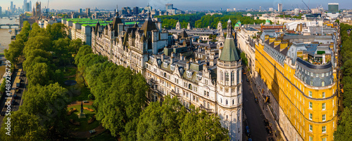 Canvas Print Panoramic aerial view of central London featuring the River Thames, Hungerford B