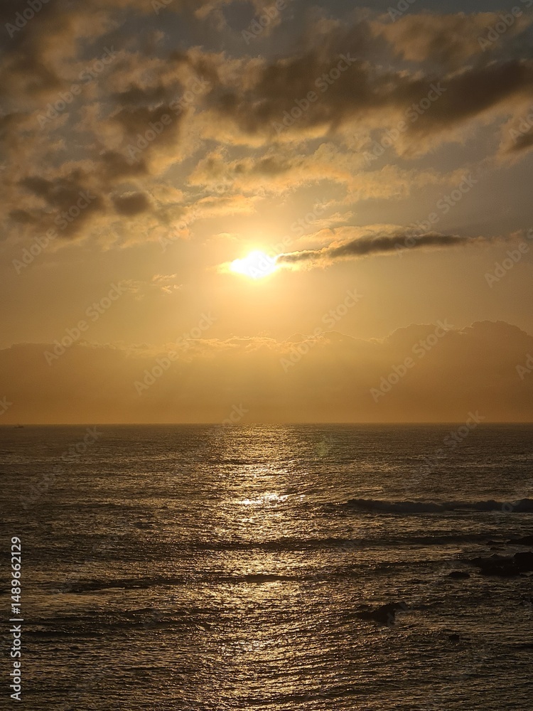 Obraz premium sunset over the sea