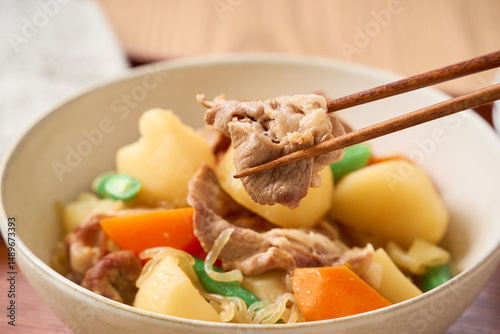 豚肉の肉じゃが｜日本の家庭料理の定番 photo