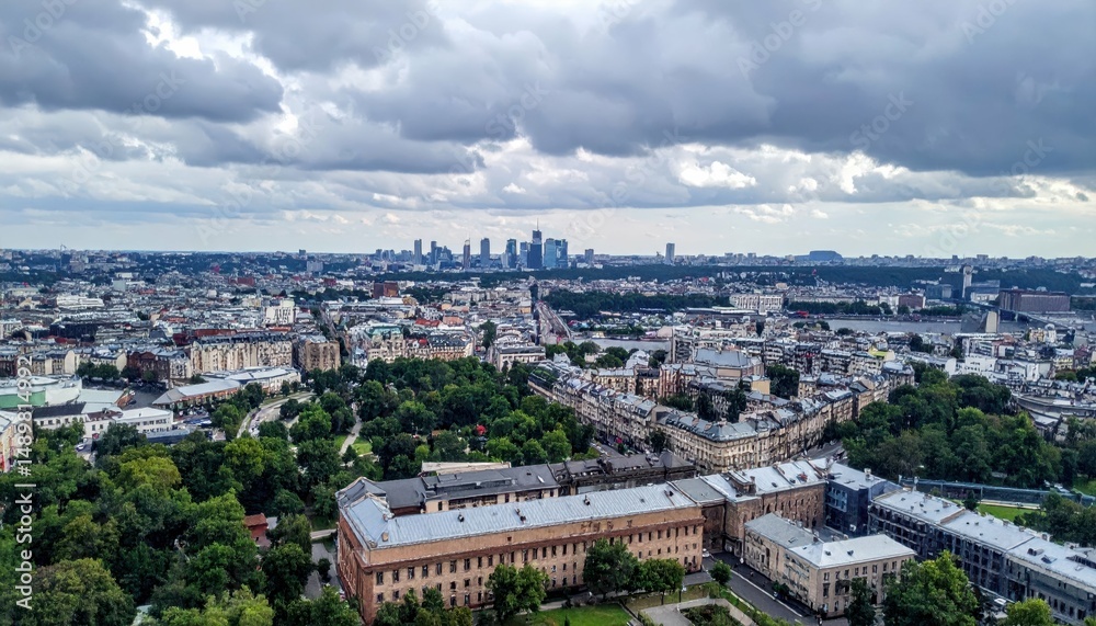 Fototapeta premium Urban Cityscape Emphasizing Urban Environment and Weather Effects