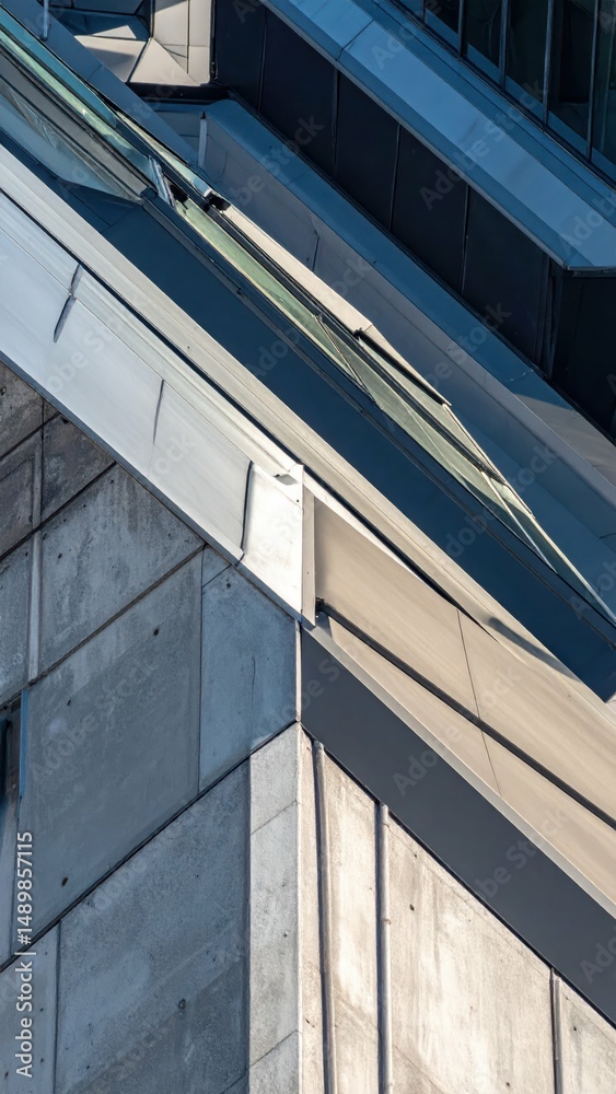 Obraz premium Light Interaction on Rooftop Surfaces with Modern Architectural Design